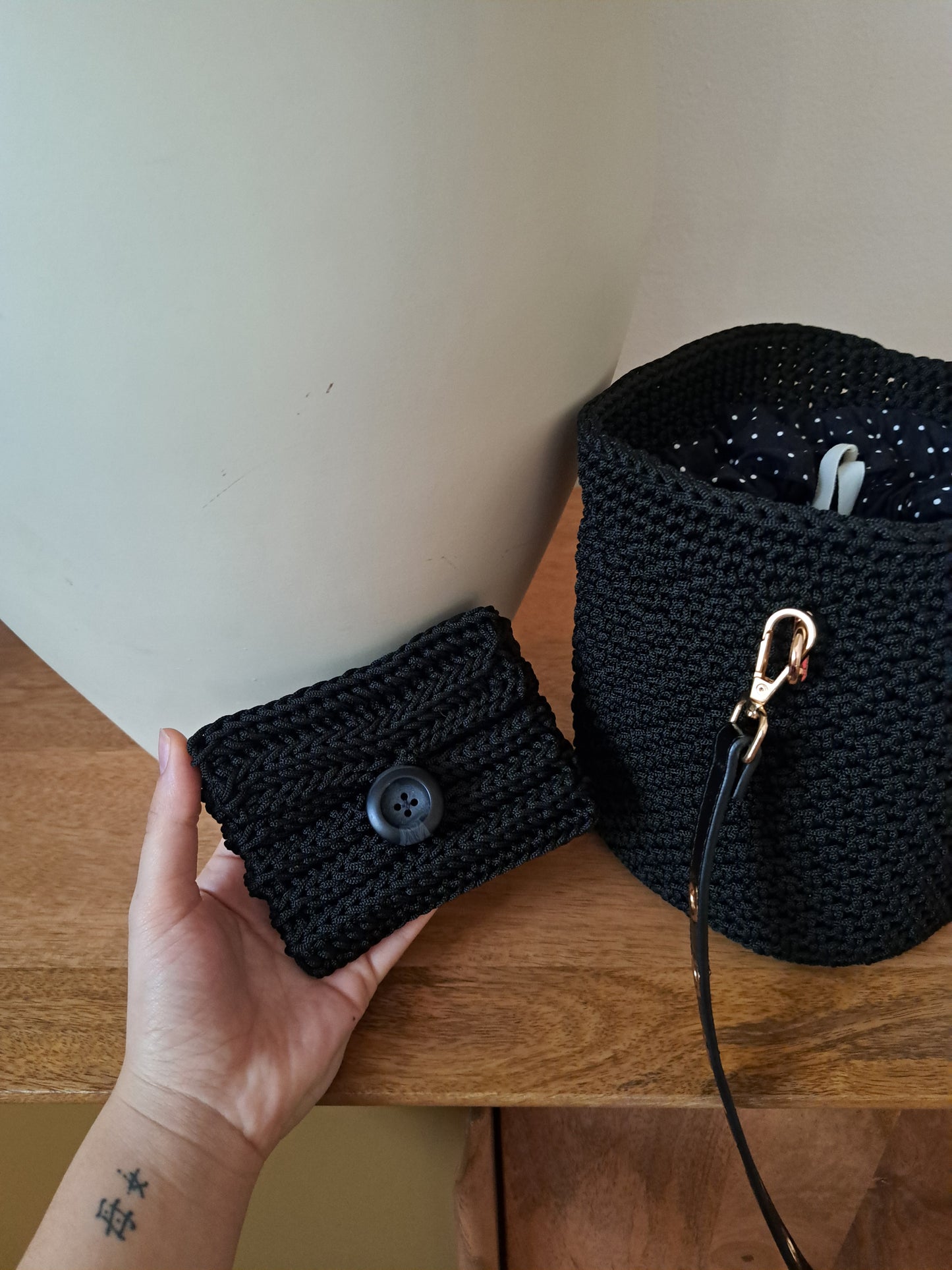 Borsa secchiello con tracolla