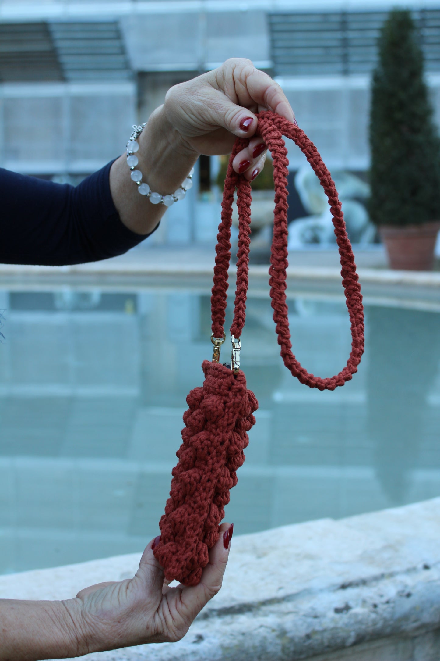 Portacellulare Bubbles in cordino con tracolla