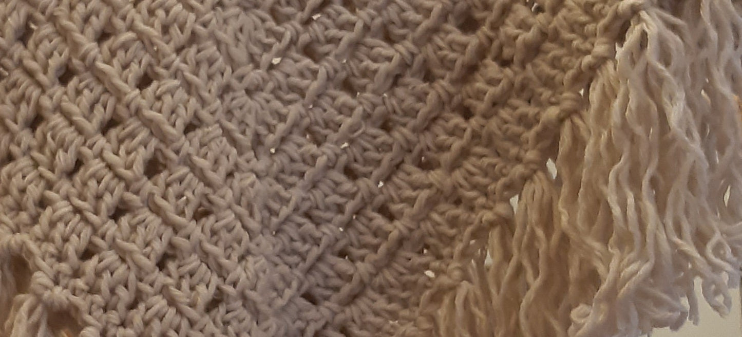 Poncho Granny Style con frange