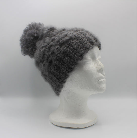 Cappello con ponpon in lana e mohair