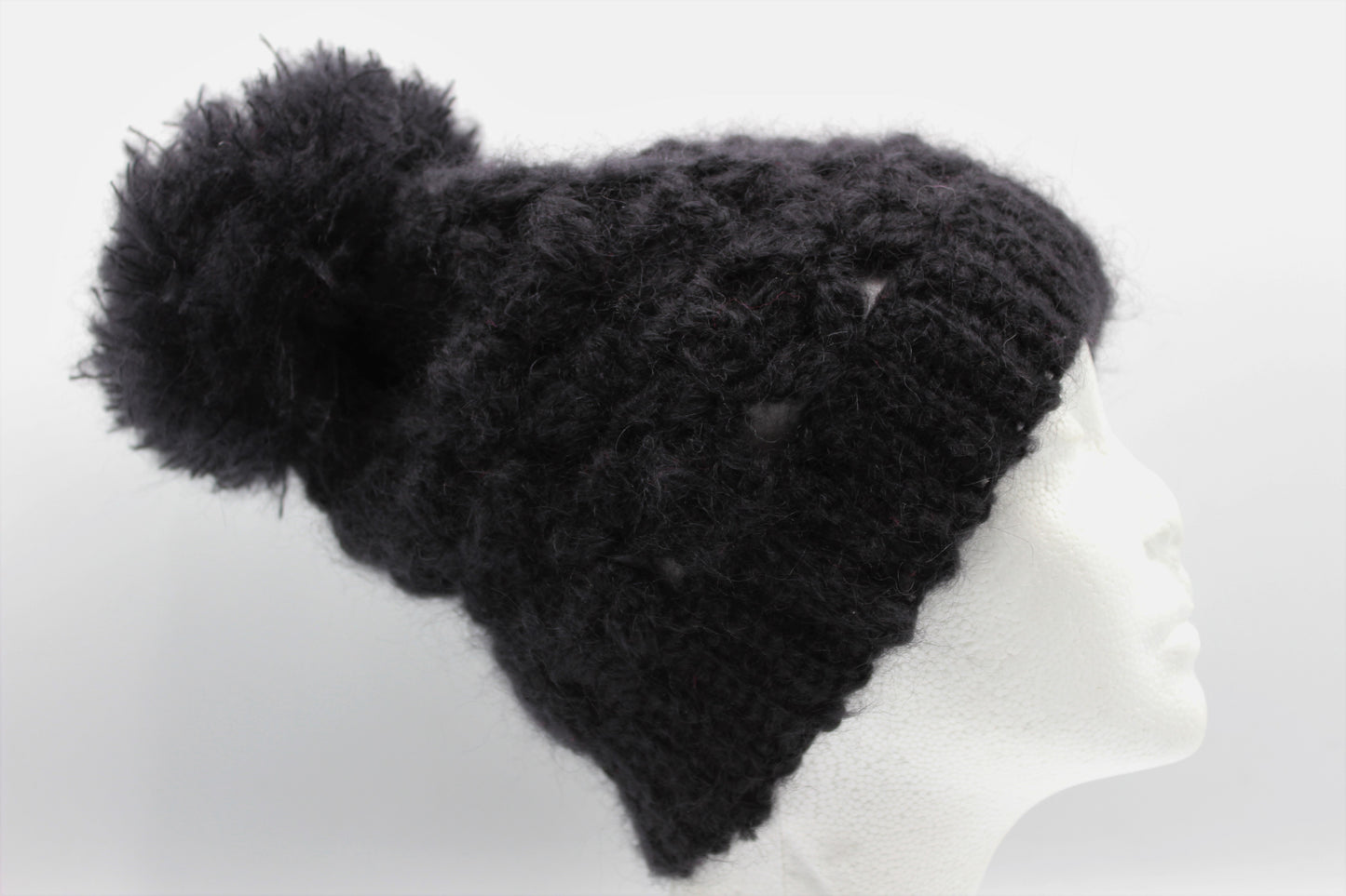 Cappello con ponpon in lana e mohair