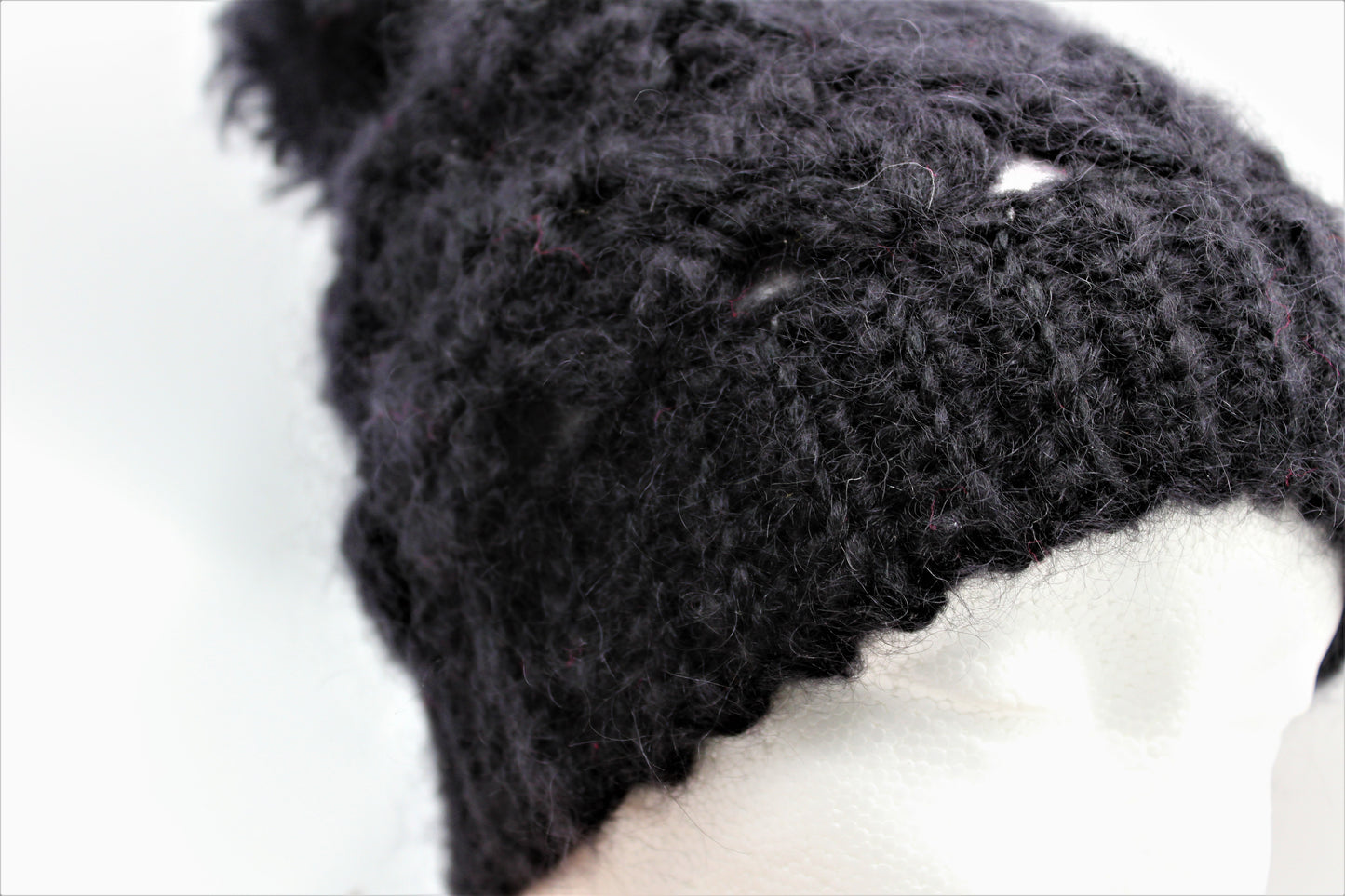 Cappello con ponpon in lana e mohair