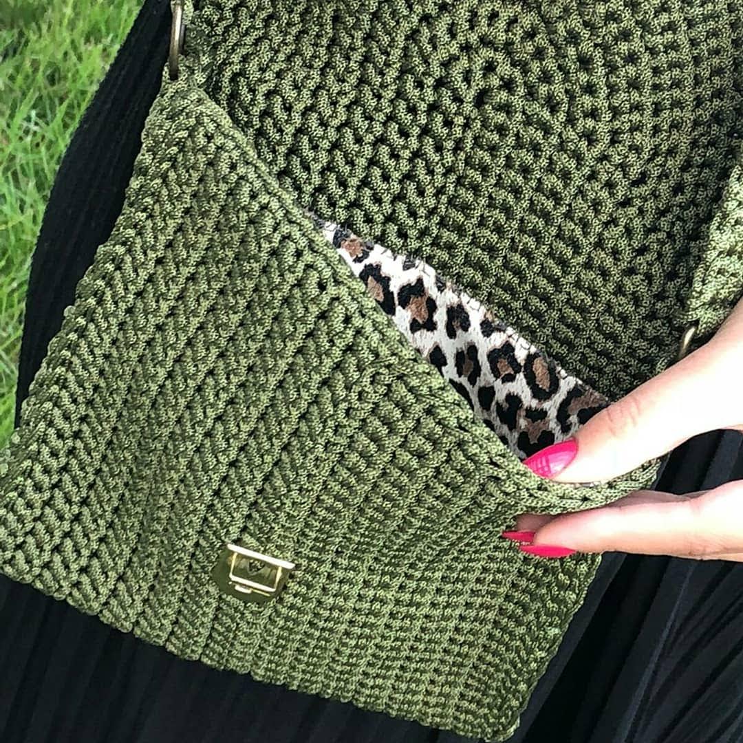 Pochette con tracolla ad uncinetto - Verde Militare