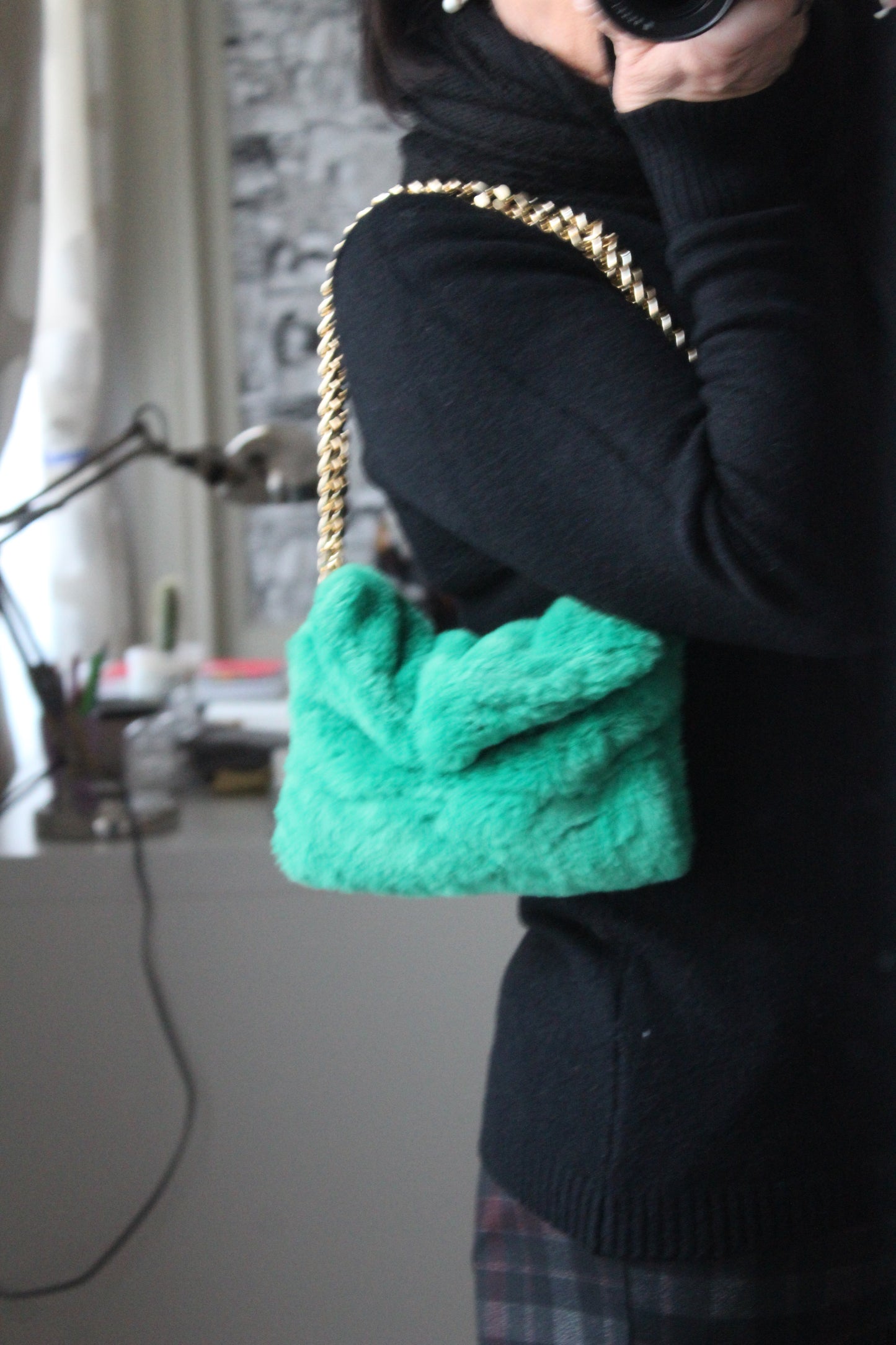 Pochette in ecopelliccia con tracolla doppio filo - Verde