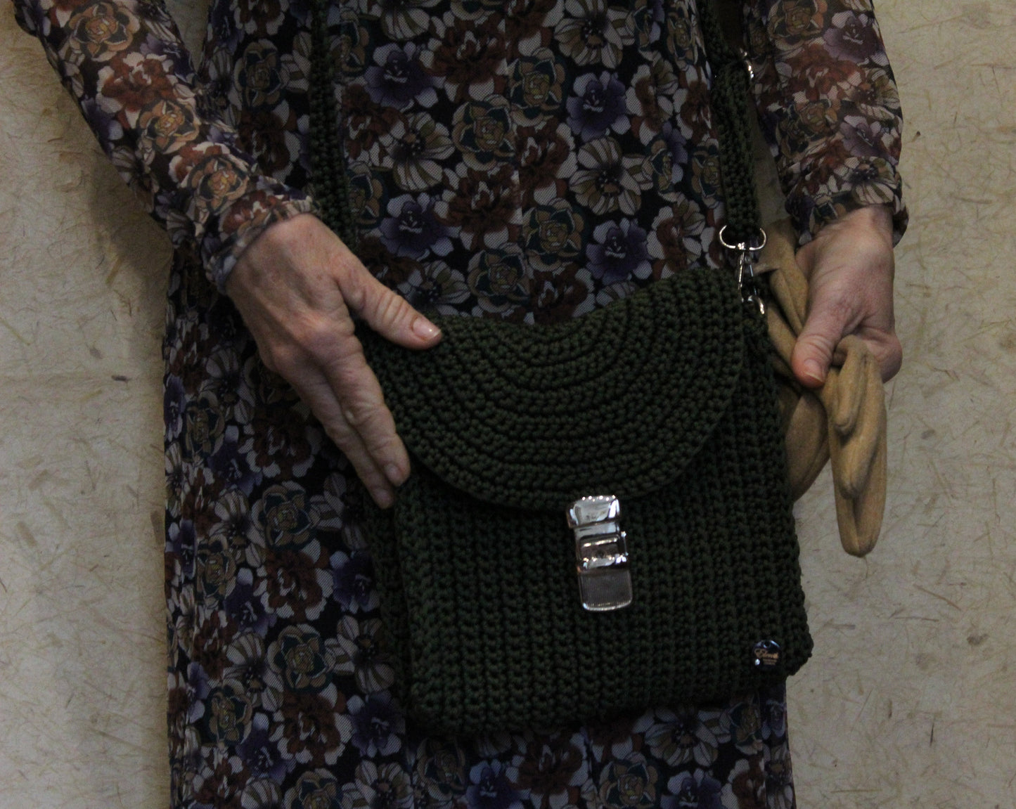 Pochette con tracolla ad uncinetto - Nero