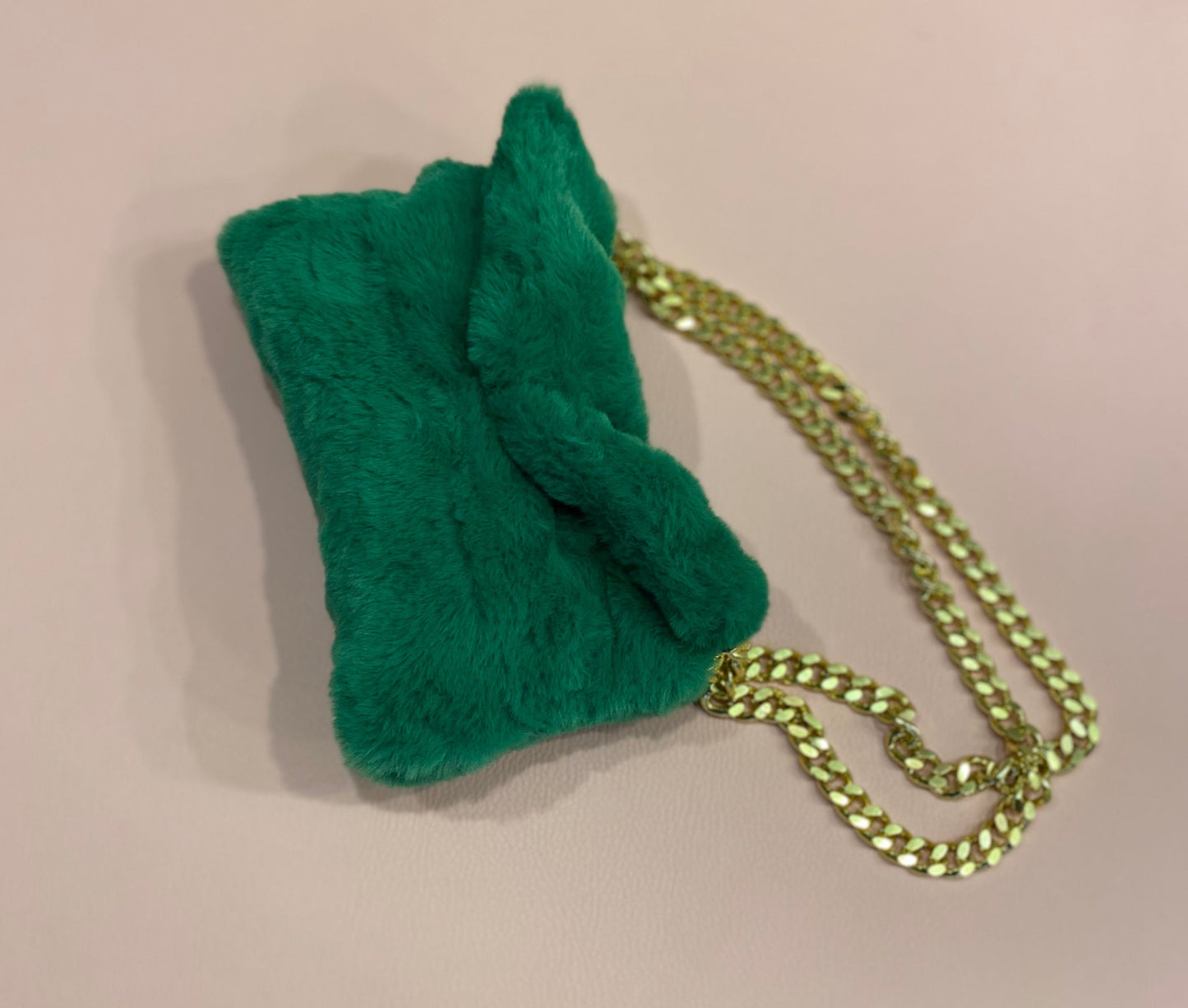 Pochette in ecopelliccia con tracolla doppio filo - Verde