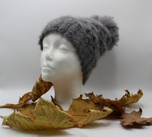 Cappello con ponpon in lana e mohair